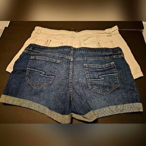 2pr Of Arizona Jean Company Women's Tan Cargo Shorts